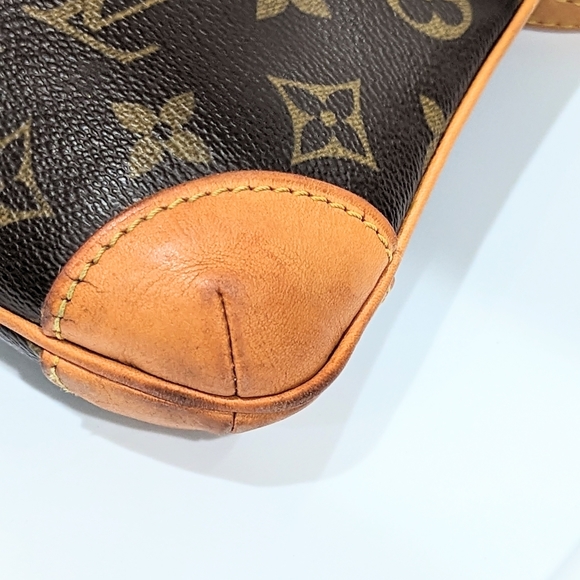Authentic Louis Vuitton Coussin Monogram - Picture 4 of 16